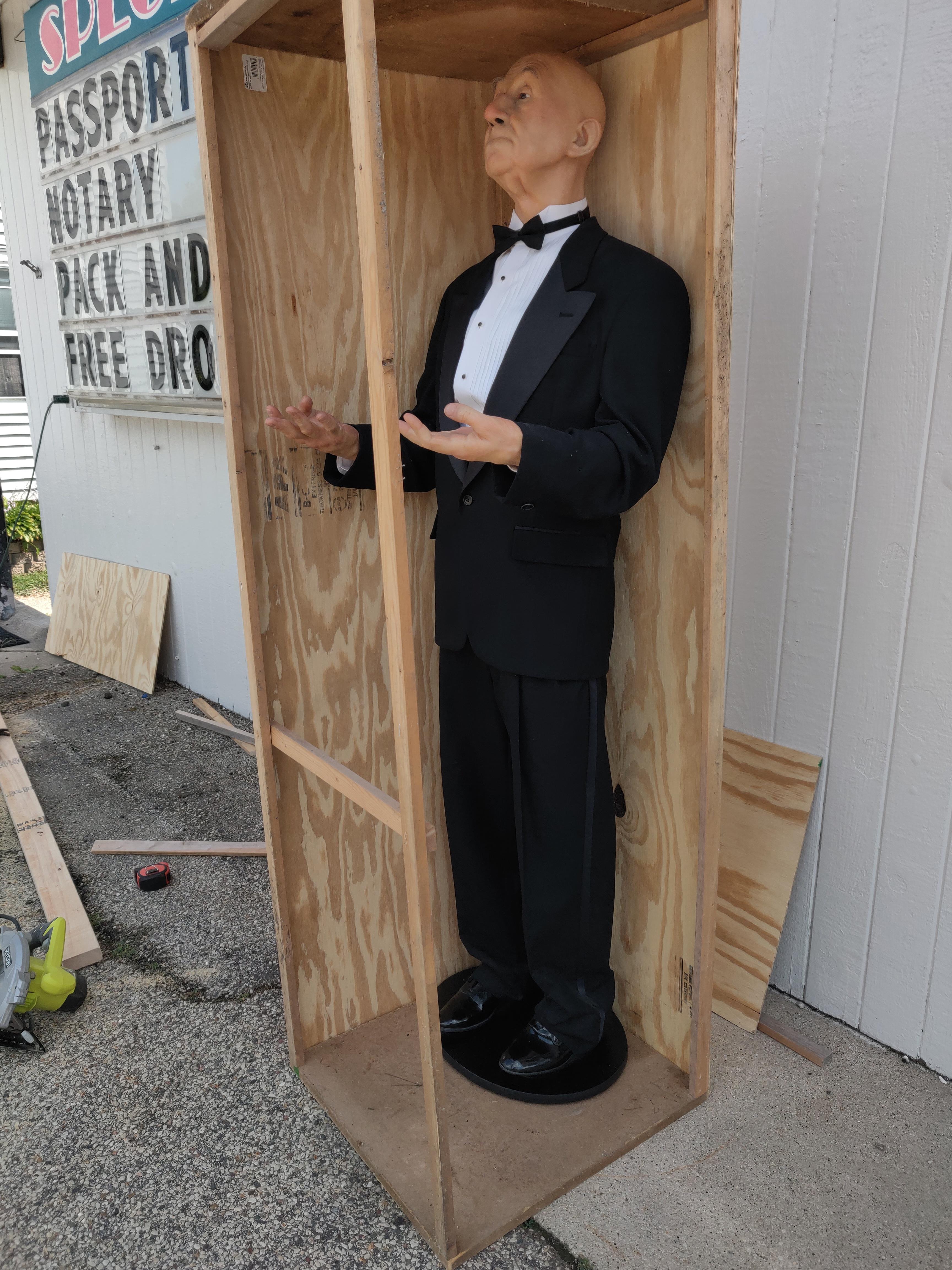 Custom crate for fragile display figure in Jackson WI